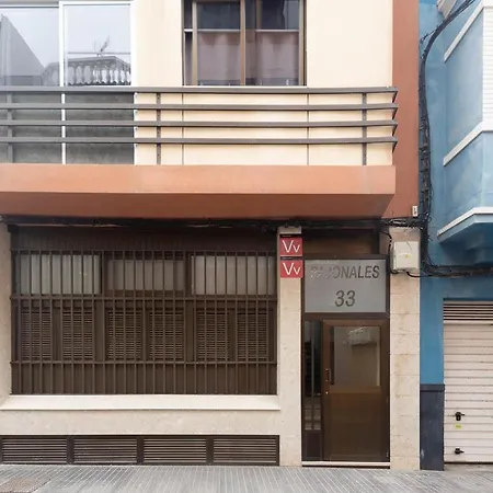 Bkd1 A Tan Solo 50 Metros De La Playa Canteras